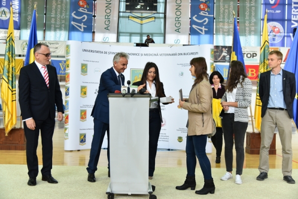dsc-8924jpgF31D58FB-74FF-8178-DF11-8EE53D36AAAF.jpg