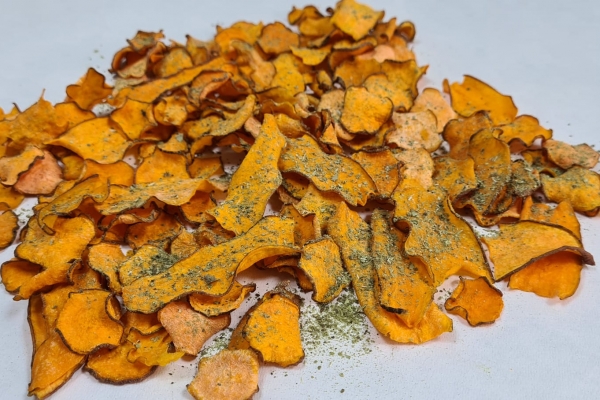chipsuri-de-cartof-dulce-deshidratatE379C020-CBF8-90A8-D8F2-20C8B7666015.jpg